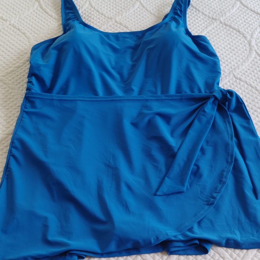 Aleumdr Plus Size Tummy Control Swimsuit, Swimdress - NWT